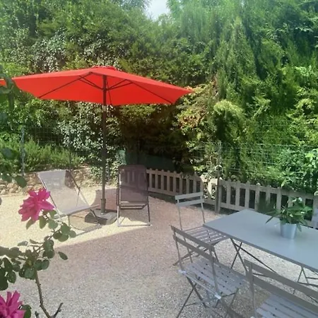 Jardin Clos: Tranquil Retreat With Private Parking * Nyons