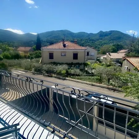 Apartment Jardin Clos: Tranquil Retreat With Private Parking Nyons