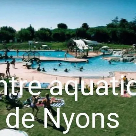 Jardin Clos: Tranquil Retreat With Private Parking Apartment Nyons