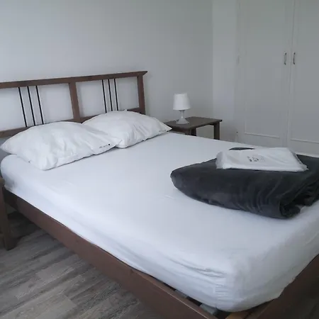 Jardin Clos: Tranquil Retreat With Private Parking Apartment *
